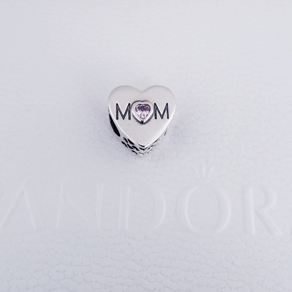 ♥️ Authentic Pandora ⭐️RETIRED⭐️MOM CHARM
